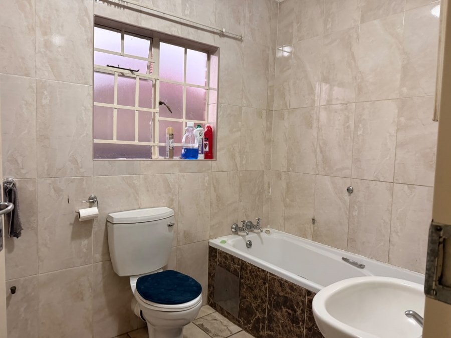 2 Bedroom Property for Sale in Waterval East North West